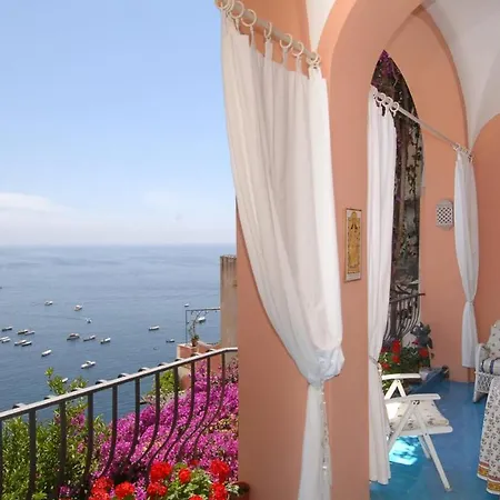 Casa Maria 6&2, Emma *