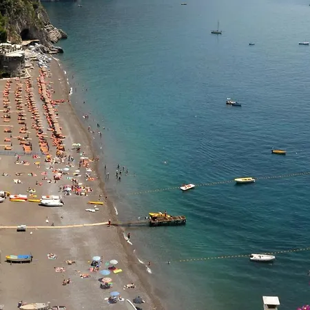 Casa Maria 6&2, Emma