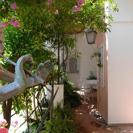 Casa Maria 6&2, Emma