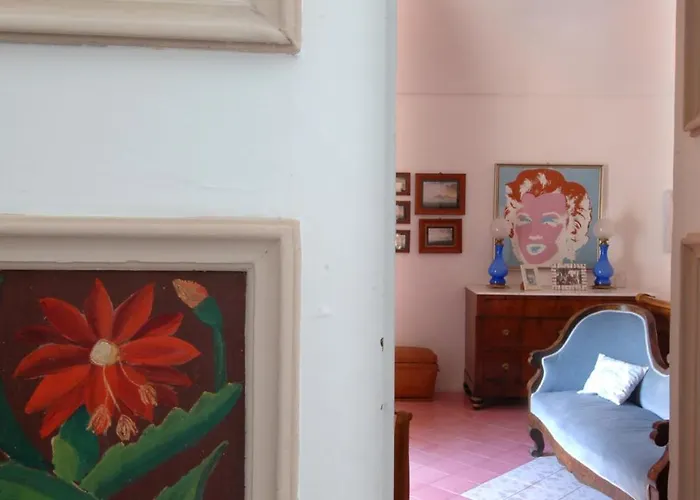 Casa Maria 6&2, Emma Villa