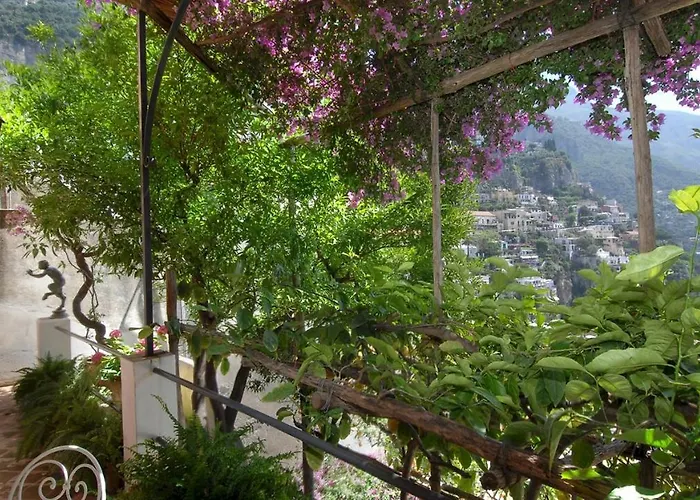 Casa Maria 6&2, Emma *