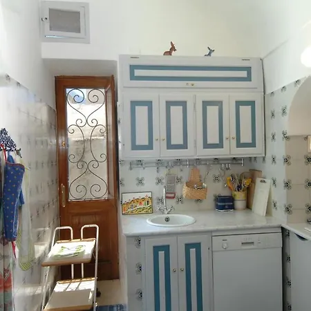 Casa Maria 6&2, Emma *